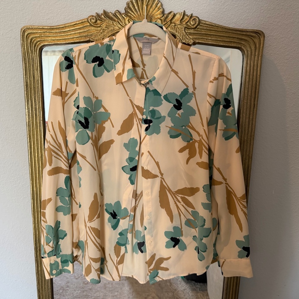 H&M Teal and Brown Patterned Bottom Down Shirt